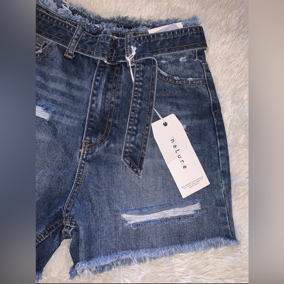 NATURE Women’s Distressed Cut-Out Shorts w/ Jean Made Belt Included Sz XS NWT - Picture 2 of 9
